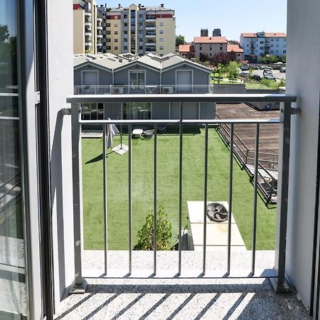 Primopiano - Bonomi Apartment Милано Екстериор снимка